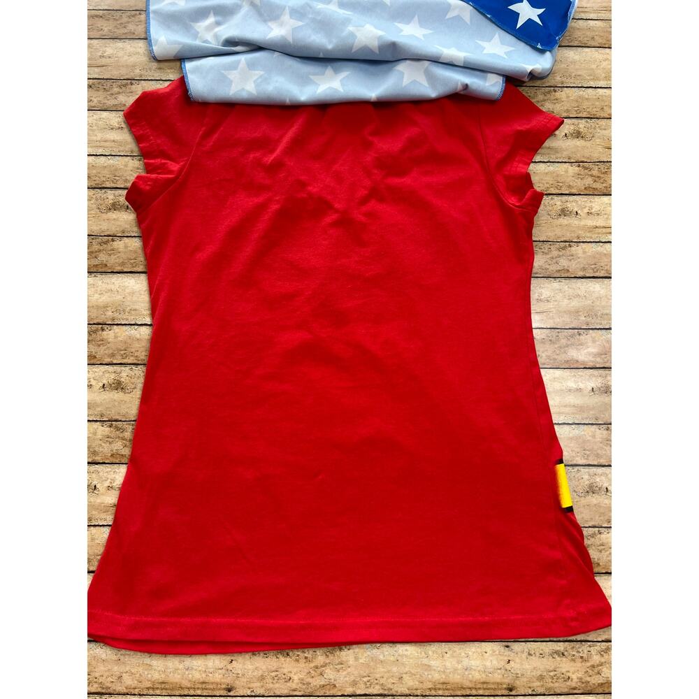 DC Comics Wonder Woman Tshirt with Cape XL (fits like a M) - Picture 4 of 5